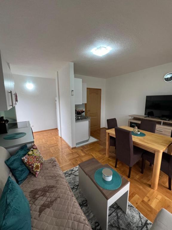 Teal Apartments Bihac Luaran gambar