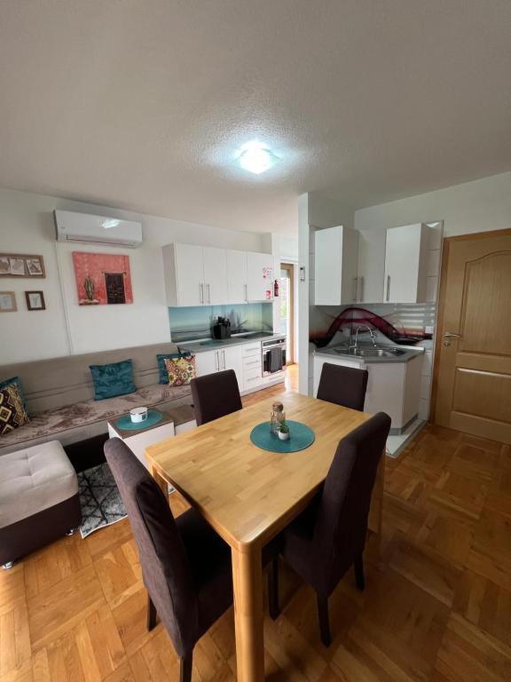 Teal Apartments Bihac Luaran gambar